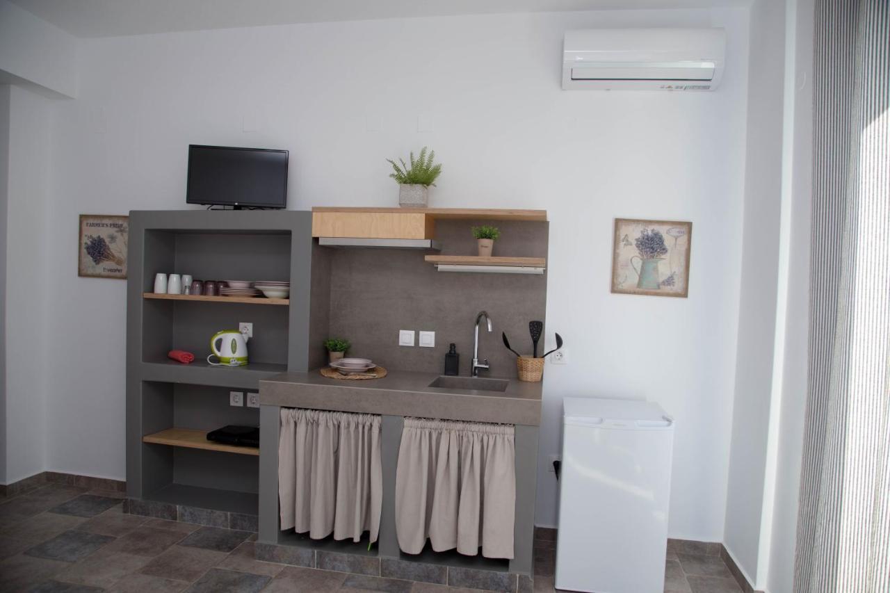 Artemis Aparthotel Makrýgialos Buitenkant foto
