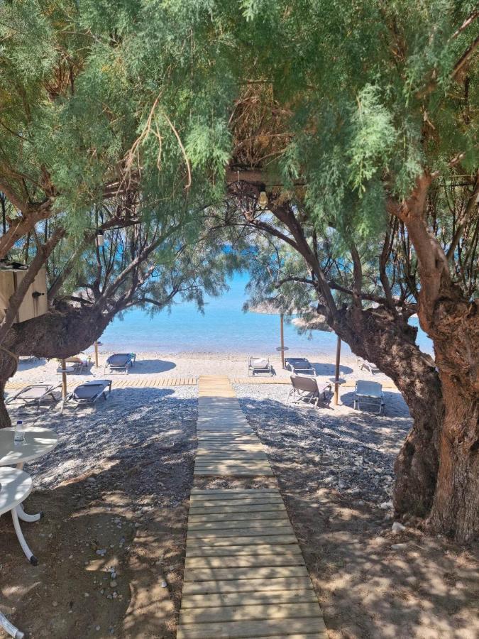 Artemis Aparthotel Makrýgialos Buitenkant foto