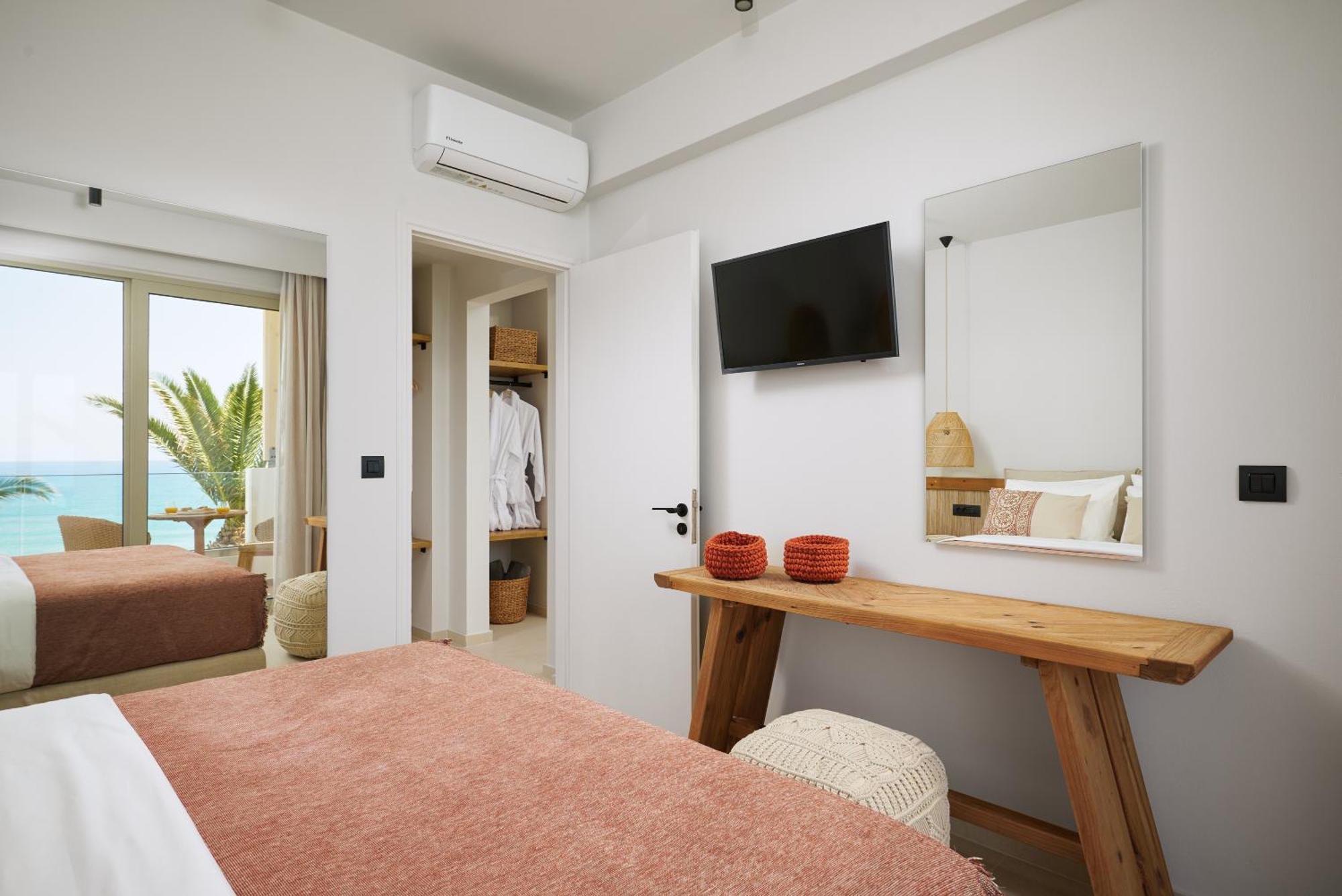 Artemis Aparthotel Makrýgialos Buitenkant foto